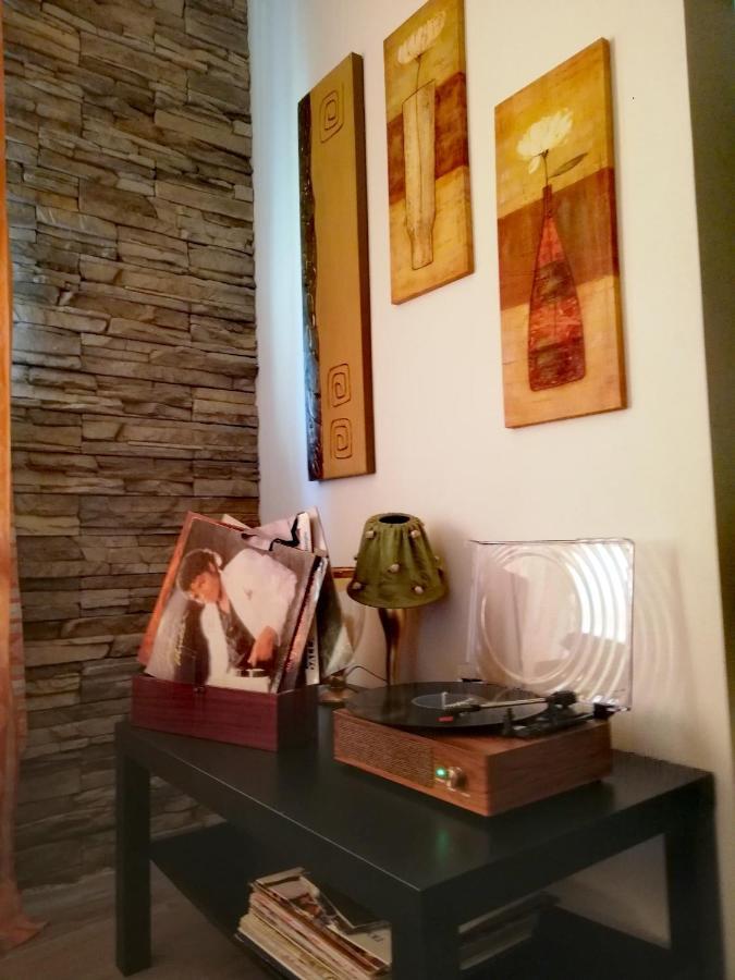 Casolare Isabella "Il Rifugio Dei Vinili" And Alice'S Room Ponsacco Exterior photo