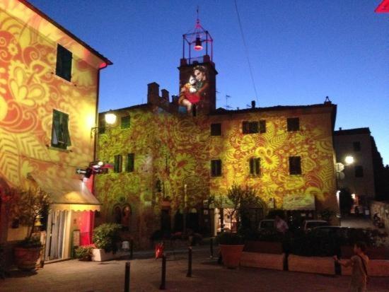 Casolare Isabella "Il Rifugio Dei Vinili" And Alice'S Room Ponsacco Exterior photo