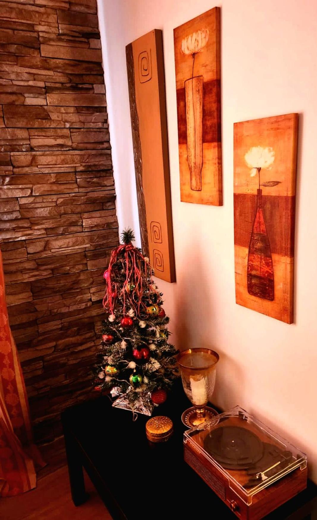 Casolare Isabella "Il Rifugio Dei Vinili" And Alice'S Room Ponsacco Room photo